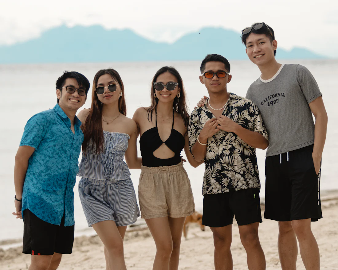 Friends relaxing on the beach